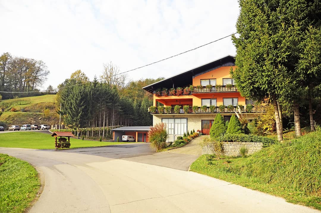 Wijnhuis Vrbanek, Vivodina